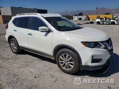 Czwarte zdjęcie samochodu z boku: 2019 NISSAN ROGUE SV VIN:KNMAT2MV1KP511286 - miniatura