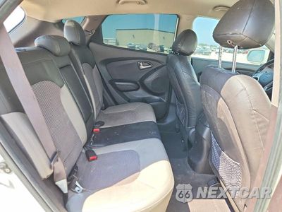 Zdjęcie 10 z 12 samochodu: 2010 HYUNDAI TUCSON GLS VIN:KM8JU3AC9AU017792 - miniatura
