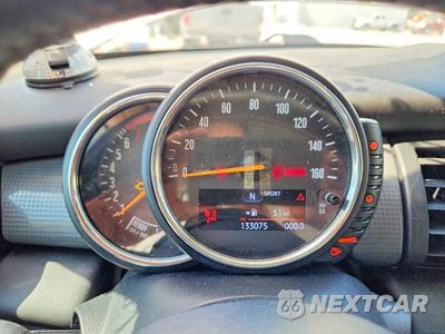 Zdjęcie 9 z 12 samochodu: 2016 MINI COOPER VIN:WMWXU1C51G2D12469 - miniatura