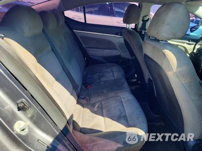 Zdjęcie 10 z 12 samochodu: 2019 HYUNDAI ELANTRA SEL VIN:5NPD84LFXKH430058 - miniatura