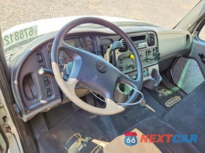 Zdjęcie 8 z 13 samochodu: 2015 FREIGHTLINER BUSINESS CLASS M2 BOX TRUCK VIN:3ALACWDT4FDGU9083 - miniatura