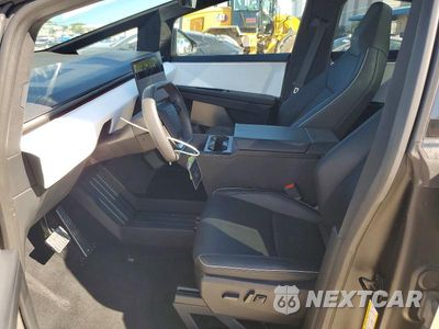 Zdjęcie 7 z 14 samochodu: 2025 TESLA CYBERTRUCK VIN:7G2CEHED4SA058975 - miniatura