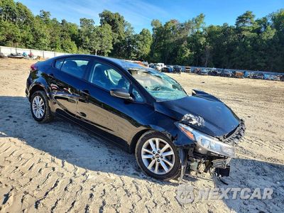 Czwarte zdjęcie samochodu z boku: 2017 KIA FORTE S VIN:3KPFL4A74HE011364 - miniatura