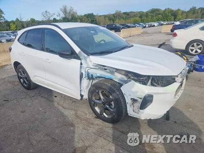 Czwarte zdjęcie samochodu z boku: 2023 FORD ESCAPE ST LINE VIN:1FMCU0MN5PUA11176 - miniatura