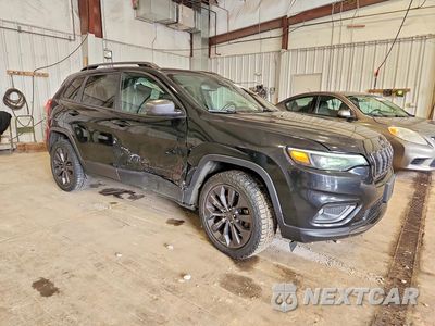 Czwarte zdjęcie samochodu z boku: 2021 JEEP CHEROKEE LATITUDE LUX VIN:1C4PJMMX0MD177883 - miniatura