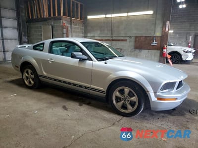Czwarte zdjęcie samochodu z boku: 2005 FORD MUSTANG VIN:1ZVFT80N455151538 - miniatura