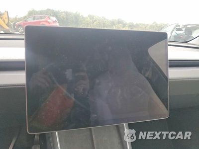 Zdjęcie 9 z 13 samochodu: 2026 TESLA MODEL Y VIN:7SAYGDEE1TF363670 - miniatura