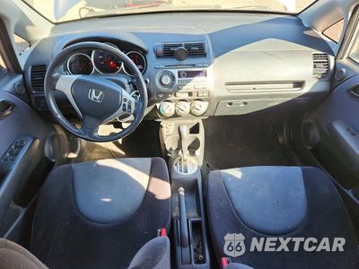Zdjęcie 8 z 12 samochodu: 2008 HONDA FIT SPORT VIN:JHMGD38628S063693 - miniatura