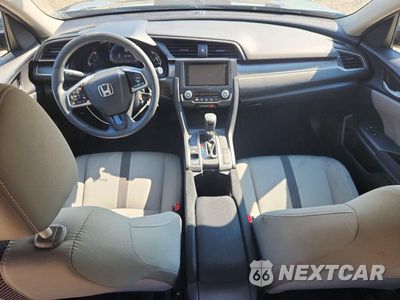 Zdjęcie 8 z 12 samochodu: 2019 HONDA CIVIC LX VIN:19XFC2F67KE014853 - miniatura