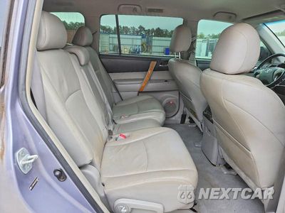 Zdjęcie 11 z 13 samochodu: 2008 TOYOTA HIGHLANDER HYBRID LIMITED VIN:JTEEW44A282024648 - miniatura