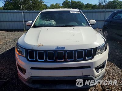 Piąte zdjęcie samochodu w środku: 2018 JEEP COMPASS LATITUDE VIN:3C4NJDBBXJT162215 - miniatura