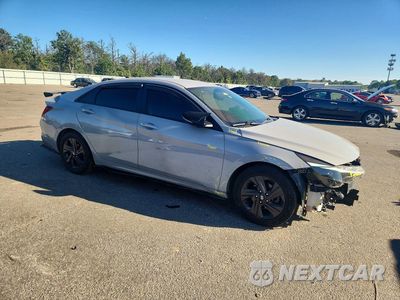Czwarte zdjęcie samochodu z boku: 2021 HYUNDAI ELANTRA SEL VIN:KMHLM4AG1MU118170 - miniatura