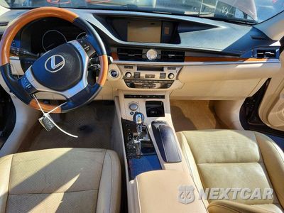 Zdjęcie 8 z 12 samochodu: 2014 LEXUS ES 300H VIN:JTHBW1GG8E2040434 - miniatura