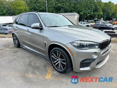 Czwarte zdjęcie samochodu z boku: 2017 BMW X5 M VIN:5YMKT6C30H0X20703 - miniatura