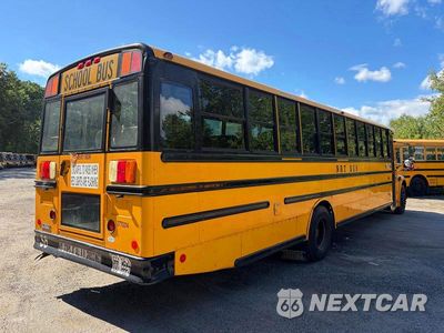 Czwarte zdjęcie samochodu z boku: 2014 FREIGHTLINER CHASSIS B2B VIN:4UZABRDU5ECFG4159 - miniatura