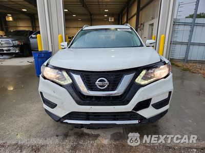 Piąte zdjęcie samochodu w środku: 2018 NISSAN ROGUE SV VIN:KNMAT2MV4JP614183 - miniatura
