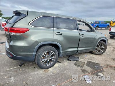 Trzecie zdjęcie samochodu z tyłu: 2018 TOYOTA HIGHLANDER LE PLUS VIN:5TDZZRFH3JS261491 - miniatura