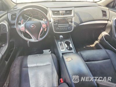 Zdjęcie 8 z 12 samochodu: 2017 NISSAN ALTIMA 2.5 SR VIN:1N4AL3APXHC246661 - miniatura