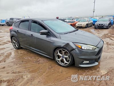 Czwarte zdjęcie samochodu z boku: 2018 FORD FOCUS ST VIN:1FADP3L99JL313319 - miniatura