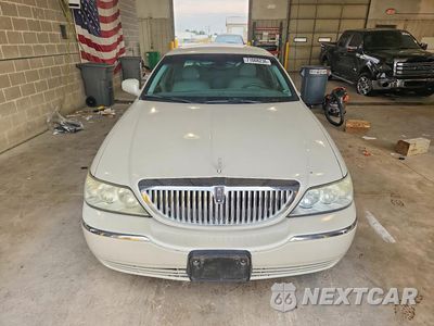 Piąte zdjęcie samochodu w środku: 2005 LINCOLN TOWN CAR SIGNATURE VIN:1LNHM81W65Y617707 - miniatura