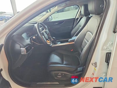 Zdjęcie 7 z 12 samochodu: 2020 JAGUAR XE S VIN:SAJAE4FX9LCP62815 - miniatura