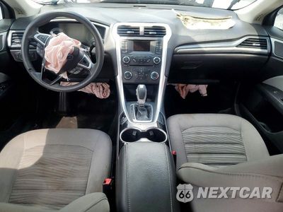 Zdjęcie 8 z 12 samochodu: 2016 FORD FUSION S VIN:3FA6P0G72GR332840 - miniatura