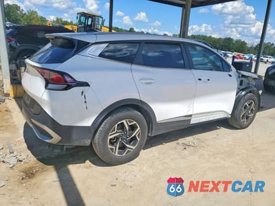 Trzecie zdjęcie samochodu z tyłu: 2025 KIA SPORTAGE LX VIN:5XYK23DF0SG324811 - miniatura
