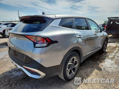Trzecie zdjęcie samochodu z tyłu: 2024 KIA SPORTAGE LX VIN:KNDPU3DF7R7299770 - miniatura