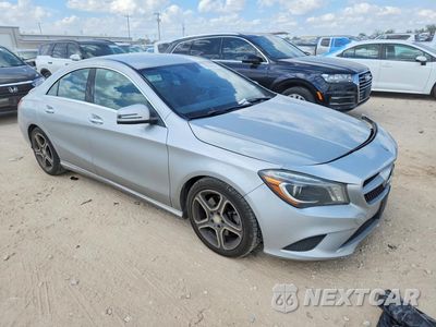 Czwarte zdjęcie samochodu z boku: 2014 MERCEDES-BENZ CLA 250 VIN:WDDSJ4EB6EN045922 - miniatura