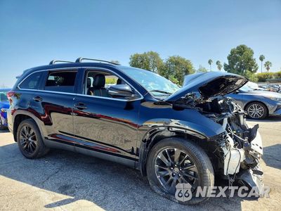 Czwarte zdjęcie samochodu z boku: 2019 TOYOTA HIGHLANDER SE VIN:5TDJZRFH0KS732317 - miniatura