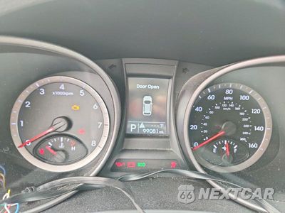 Zdjęcie 9 z 14 samochodu: 2016 HYUNDAI SANTA FE SPORT 2.4L VIN:5XYZU3LB6GG366513 - miniatura