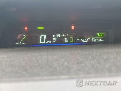 Zdjęcie 9 z 12 samochodu: 2014 TOYOTA PRIUS V TWO VIN:JTDZN3EU7E3361219 - miniatura