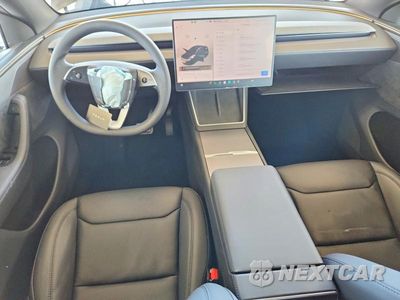Zdjęcie 8 z 12 samochodu: 2026 TESLA MODEL Y VIN:7SAYGDED1TA653038 - miniatura