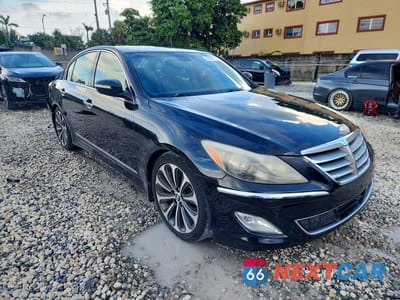 Czwarte zdjęcie samochodu z boku: 2012 HYUNDAI GENESIS 5.0L VIN:KMHGC4DH3CU183609 - miniatura
