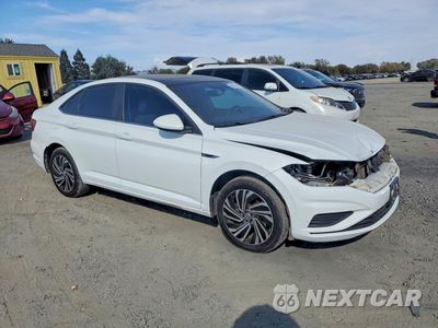 Czwarte zdjęcie samochodu z boku: 2020 VOLKSWAGEN JETTA SEL VIN:3VWEB7BU8LM006037 - miniatura