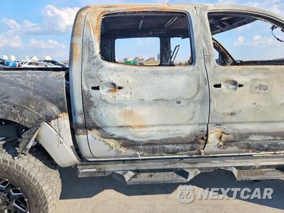 Zdjęcie 10 z 11 samochodu: 2010 TOYOTA TACOMA DOUBLE CAB PRERUNNER VIN:5TEJU4GN7AZ673970 - miniatura