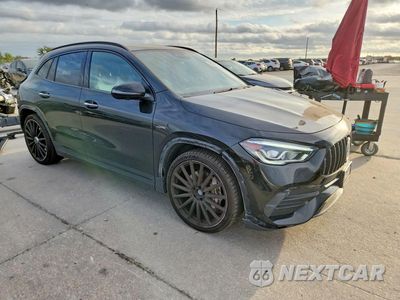 Czwarte zdjęcie samochodu z boku: 2022 MERCEDES-BENZ GLA 35 AMG VIN:W1N4N5BB1NJ403090 - miniatura