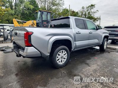 Trzecie zdjęcie samochodu z tyłu: 2026 TOYOTA TACOMA SR5 VIN:3TMLB5JN7TM304197 - miniatura