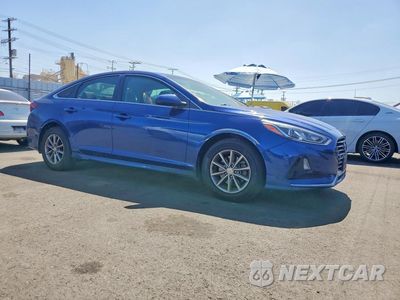 Czwarte zdjęcie samochodu z boku: 2019 HYUNDAI SONATA SE VIN:5NPE24AF2KH806177 - miniatura