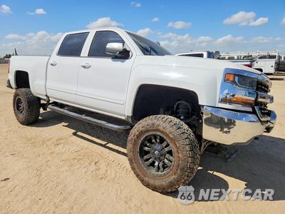 Czwarte zdjęcie samochodu z boku: 2017 CHEVROLET SILVERADO K1500 LT VIN:3GCUKREC3HG428929 - miniatura