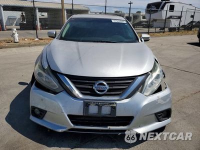 Piąte zdjęcie samochodu w środku: 2016 NISSAN ALTIMA 2.5 SV VIN:1N4AL3AP0GC186100 - miniatura