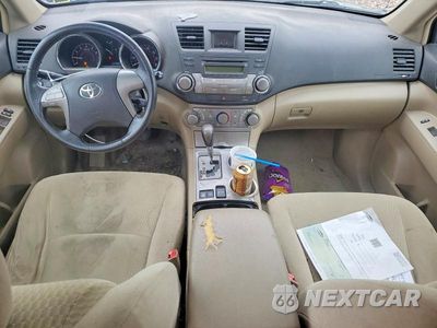 Zdjęcie 8 z 13 samochodu: 2010 TOYOTA HIGHLANDER BASE VIN:5TDBK3EH7AS034034 - miniatura
