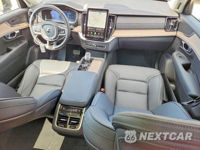Zdjęcie 8 z 14 samochodu: 2025 VOLVO XC90 CORE VIN:YV4M12PA3S1361158 - miniatura