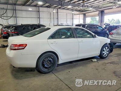 Trzecie zdjęcie samochodu z tyłu: 2010 TOYOTA CAMRY LE VIN:4T1BF3EK2AU549238 - miniatura