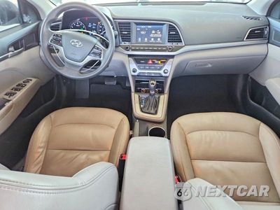 Zdjęcie 8 z 12 samochodu: 2018 HYUNDAI ELANTRA SE VIN:5NPD74LF3JH381397 - miniatura