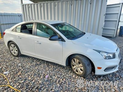 Czwarte zdjęcie samochodu z boku: 2015 CHEVROLET CRUZE LS VIN:1G1PA5SH4F7176960 - miniatura