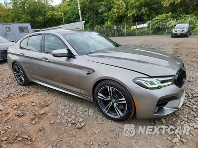 Czwarte zdjęcie samochodu z boku: 2023 BMW M5 VIN:WBS83CH04PCL74841 - miniatura