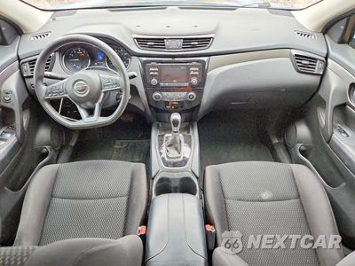 Zdjęcie 8 z 13 samochodu: 2018 NISSAN ROGUE SPORT S VIN:JN1BJ1CP2JW194634 - miniatura