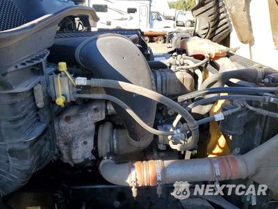 Zdjęcie 11 z 13 samochodu: 2019 FREIGHTLINER CASCADIA 125 SEMI TRUCK VIN:3AKJGLDR8KDKE5315 - miniatura
