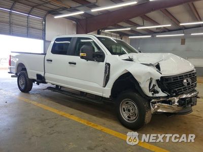 Czwarte zdjęcie samochodu z boku: 2025 FORD F350 SUPER DUTY VIN:1FT8W3BAXSED59872 - miniatura